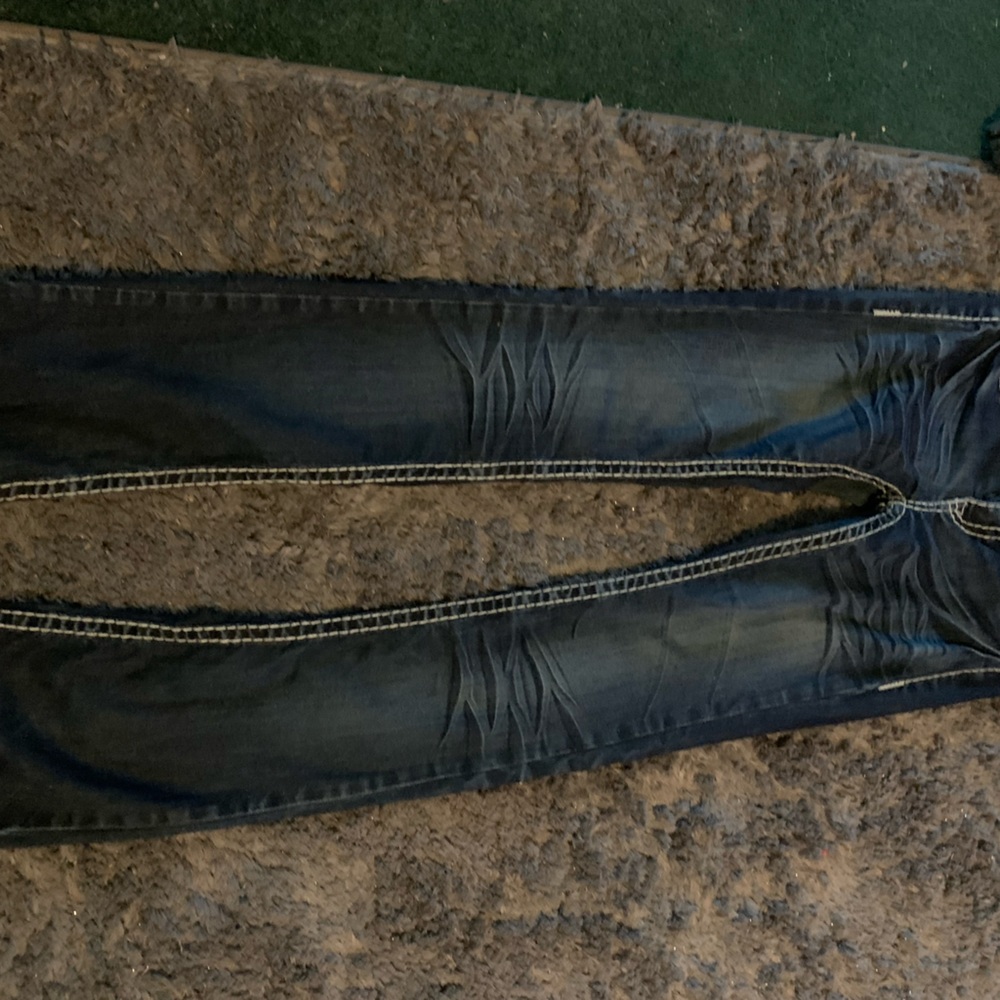 Size 3 L.A.Idol jeans no rips or tears pretty much brand new. Too small for me